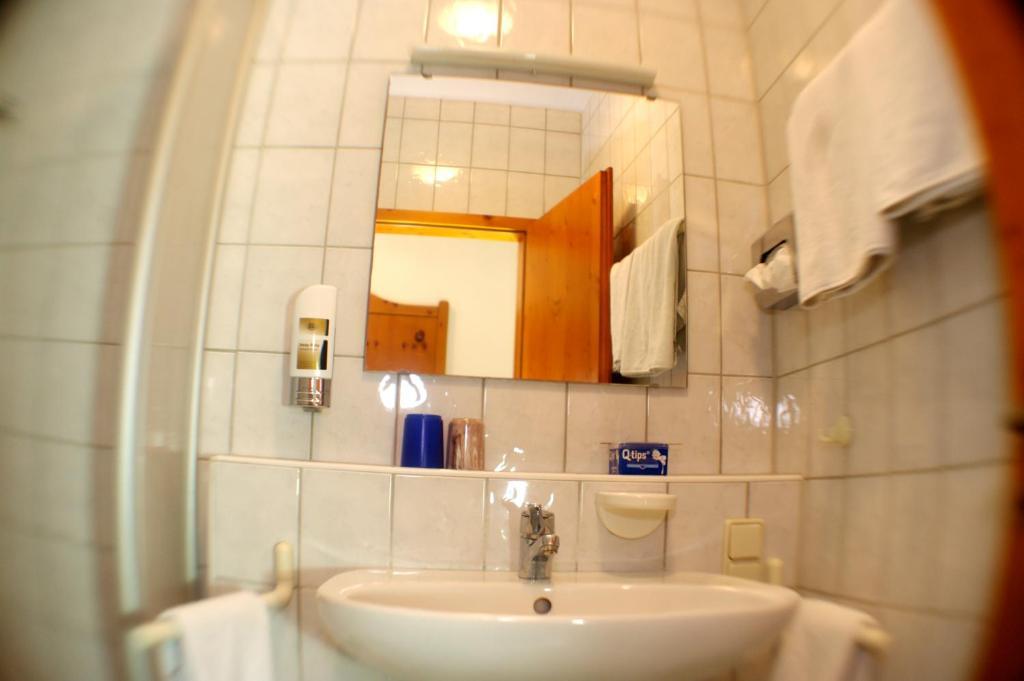 Gasthof Zum Kauzen Ochsenfurt Δωμάτιο φωτογραφία