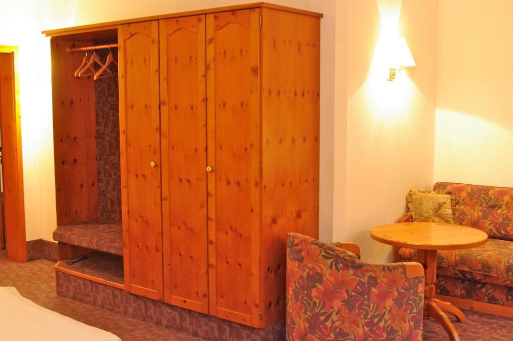Gasthof Zum Kauzen Ochsenfurt Δωμάτιο φωτογραφία